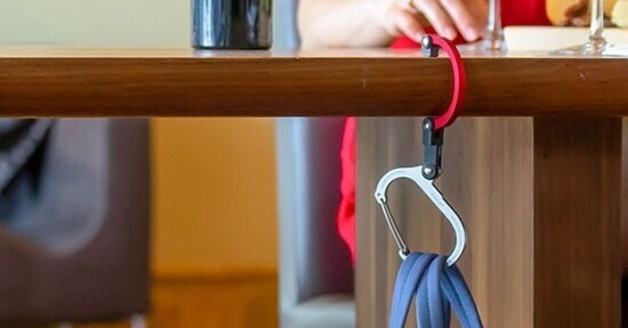 持ち物を安全にぶら下げる どんな場所でも使うことができるカラビナハンガー Assiston Note 持ち物を安全にぶら下げる どんな場所でも使うことができるカラビナハンガー Assiston Note