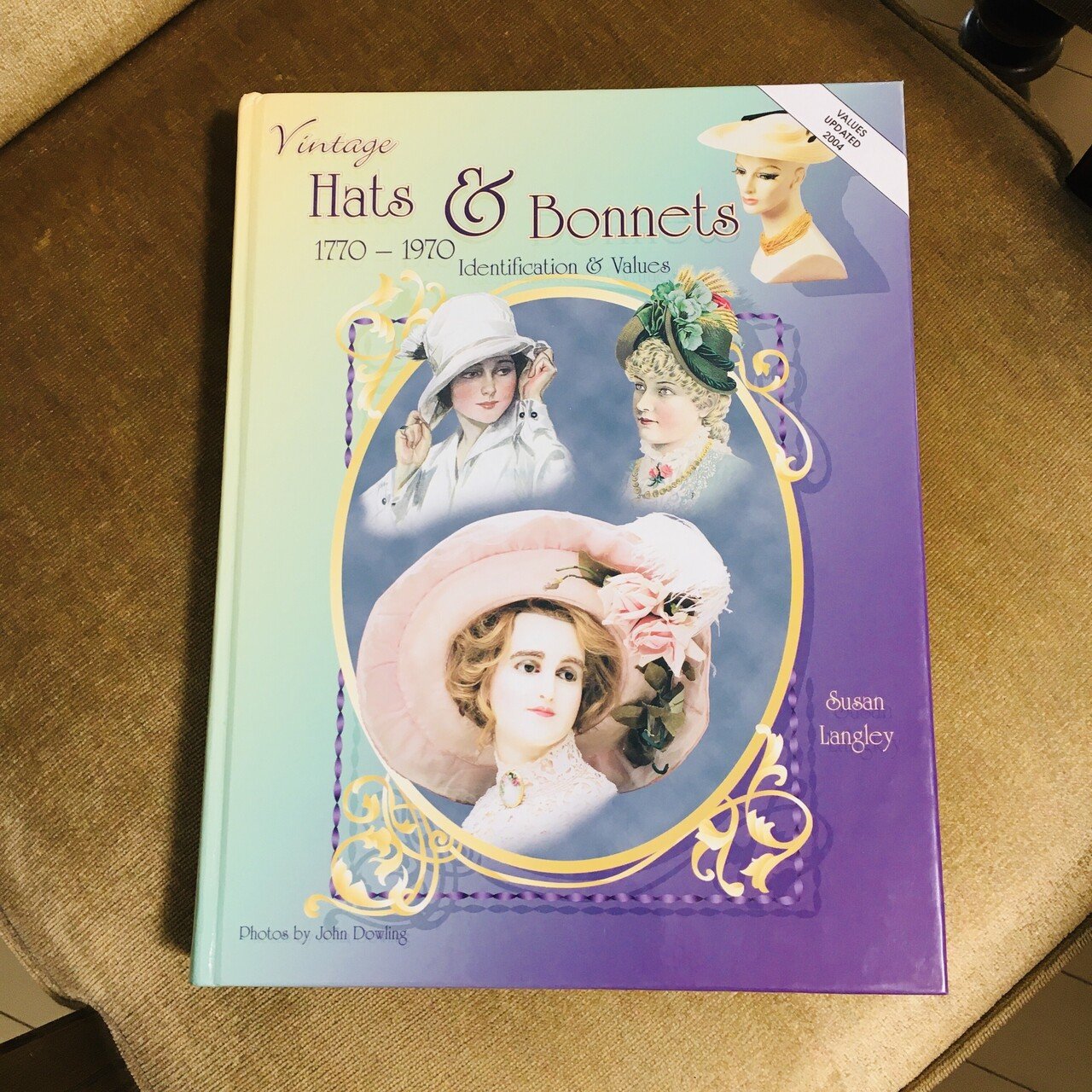 洋書「Hats & Bonnets」1770〜1970 帽子　ファッション 洋書「Hats & Bonnets」1770〜1970 帽子 ファッション