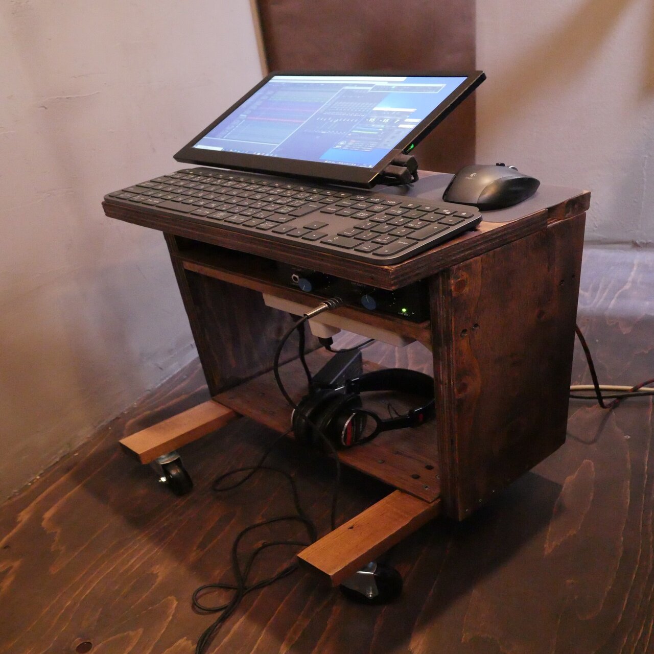 ピアノの脇で使える小さなpcワゴンを自作したよ Ryo Kimura Note