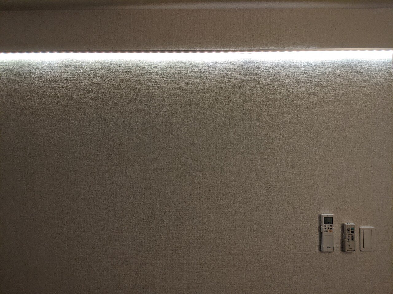 Diy たった25分で壁面に間接照明を設置する方法 Kuro ゲンゴカ 言語化 Er Note Diy たった25分で壁面に間接照明を設置する方法 Kuro ゲンゴカ 言語化 Er Note