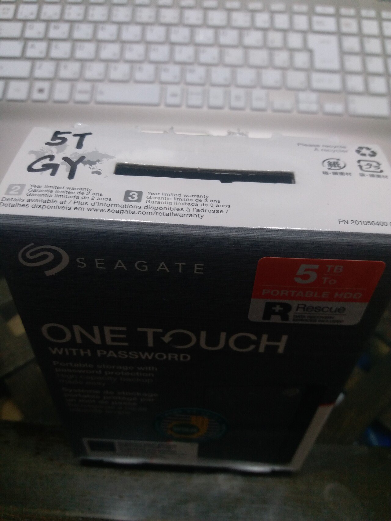 PC周辺機器一新と断捨離第二波到来？！｜ハザカイユウ