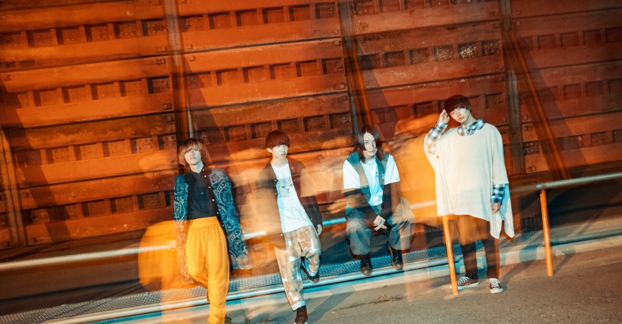 互いの気持ちが冷めても。｜女子高生の足に目がいくのは故意ではなく