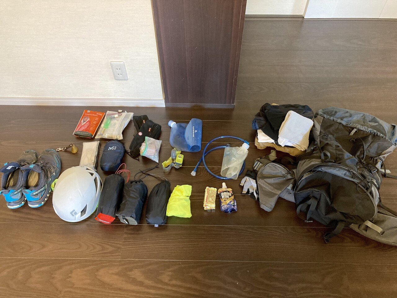 こんにちは 明日は 北アルプス全山縦走の予行練習で 南アルプスの蝙蝠岳 こうもりだけ 塩見岳に行ってきます 日帰りなので 装備が少ないです なので 明日の 偉人の名言 は ありません いっせい 遊びを仕事にする達人 Note こんにちは 明日は 北アルプス全山縦走の予行練習で 南アルプスの蝙蝠岳 こうもりだけ 塩見岳に行ってきます 日帰りなので 装備が少ないです なので 明日の 偉人の名言 は ありません いっせい 遊びを仕事にする達人 Note