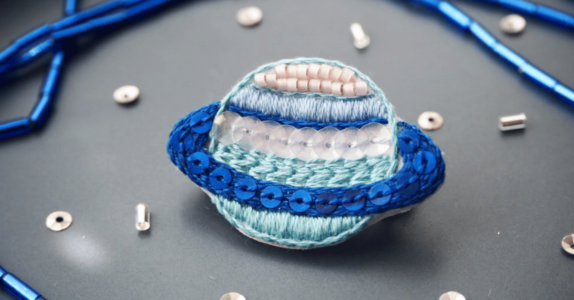 新品】MAISON LESQUEOY 土星ブローチ 新品】MAISON LESQUEOY 土星