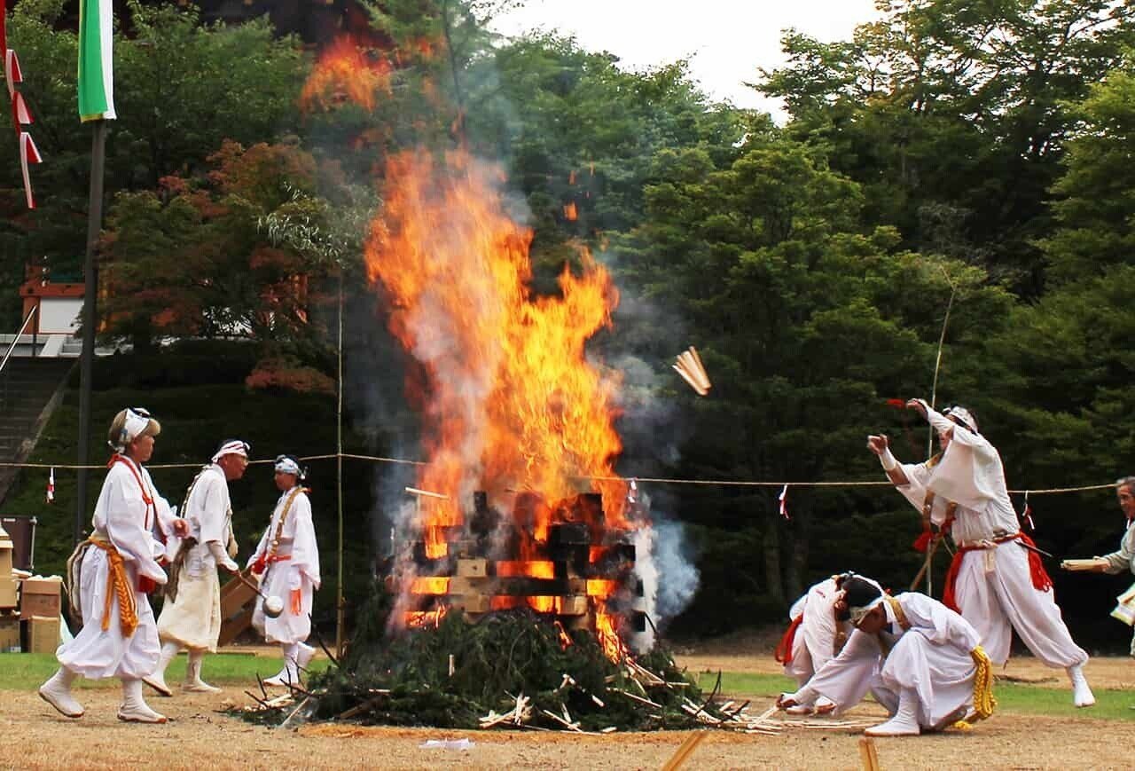 一日で千日のご利益をいただける成相寺の 千日まいり 宮津市広報 一日で千日のご利益をいただける成相寺の 千日まいり 宮津市広報