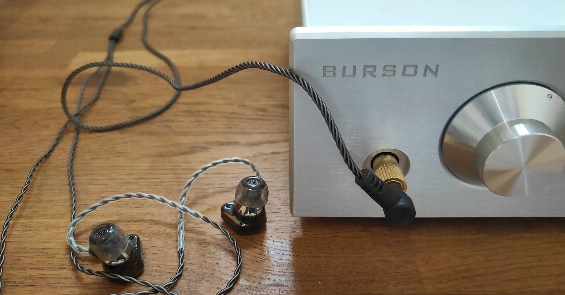 手持ちの機器に見違える鮮度とパワーを。BURSON AUDIO Soloist SL MK2 