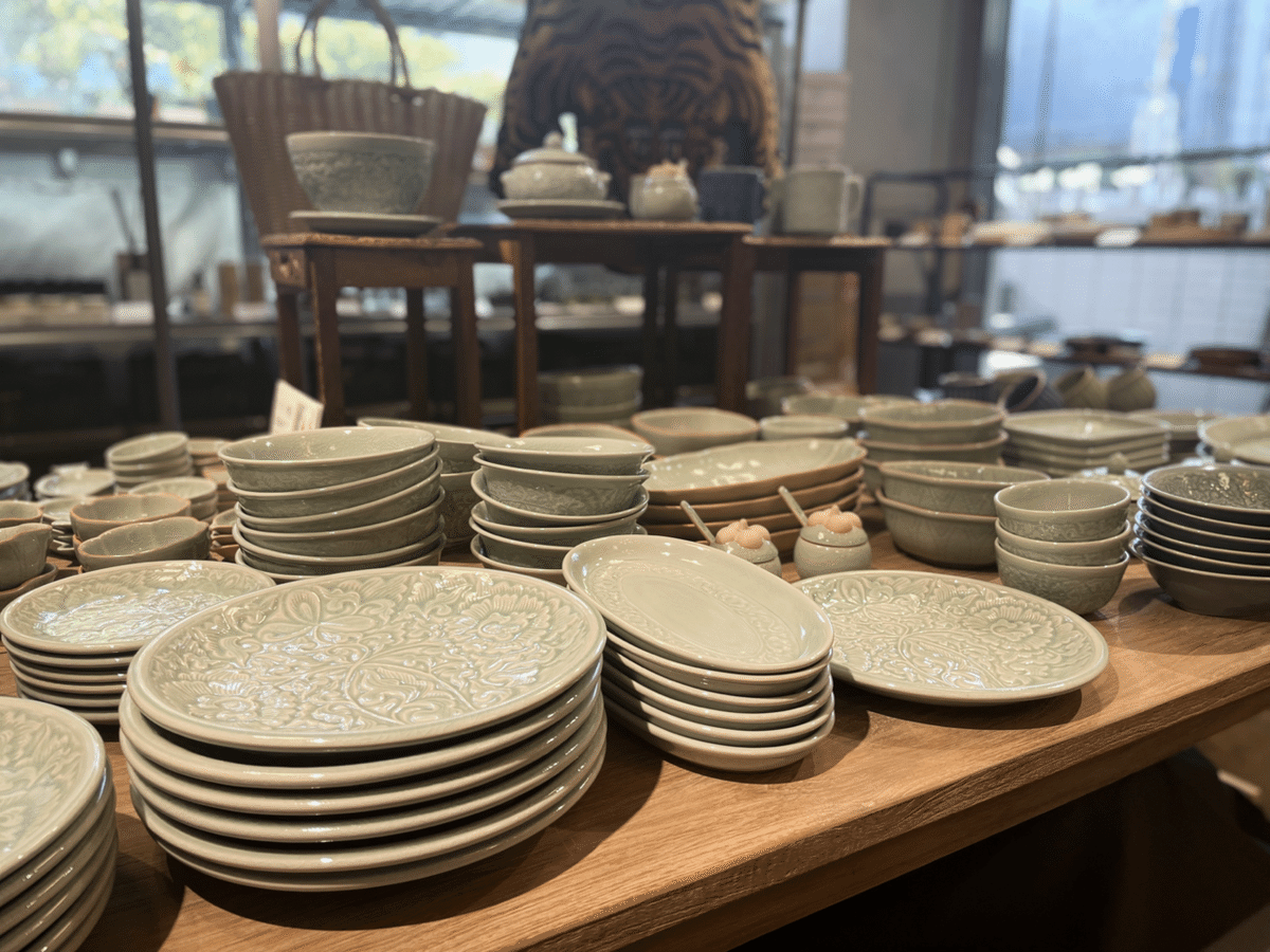 タイ セラドン焼き食器20点セット タイ セラドン焼き食器20点セット