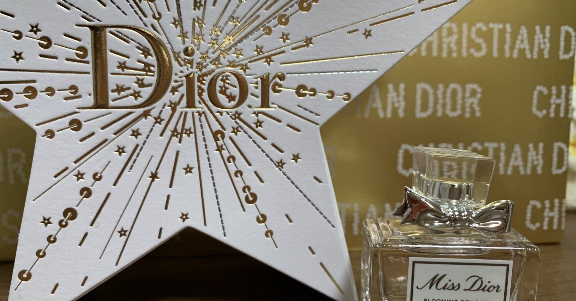 横にいられると思い出すそのv6のせいだよ 織絵 Note