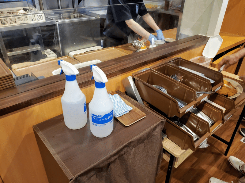 100時間カレー 内装