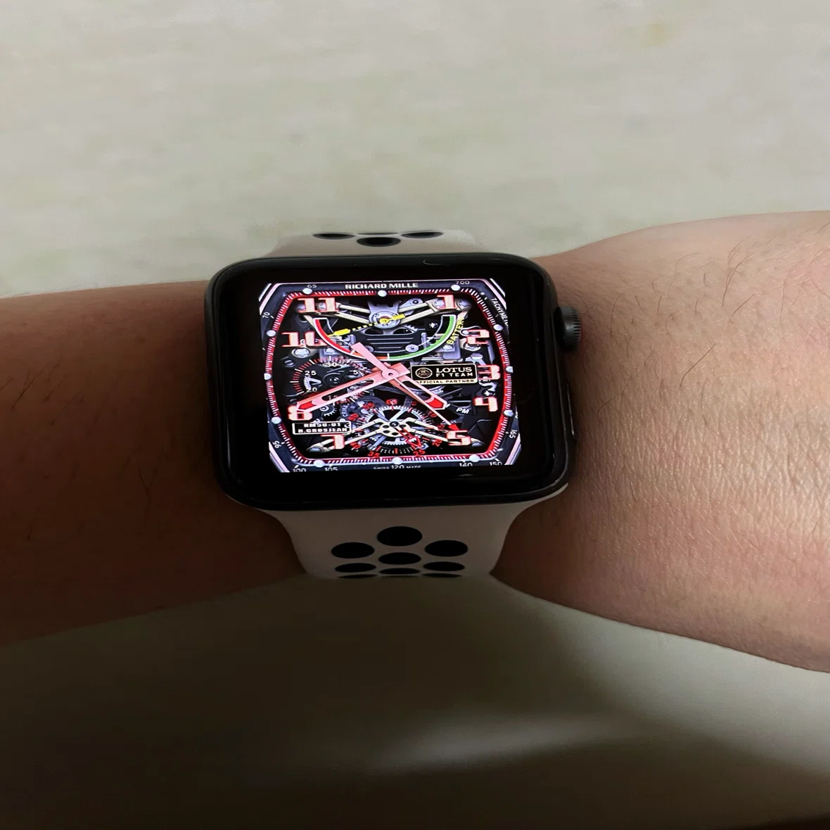 Apple Watchで高級時計のuiを真似るのは けしからん という方へのちょっとした言い訳をリシャールミルでご説明するnote Kazuhiko Note