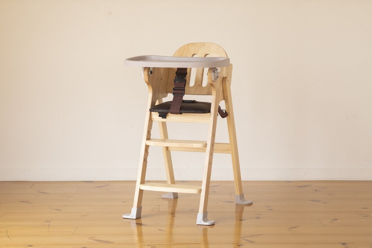 ベビーチェア徹底解説《Vol.1》】乗せ降ろしラクラクな木製ハイチェア  