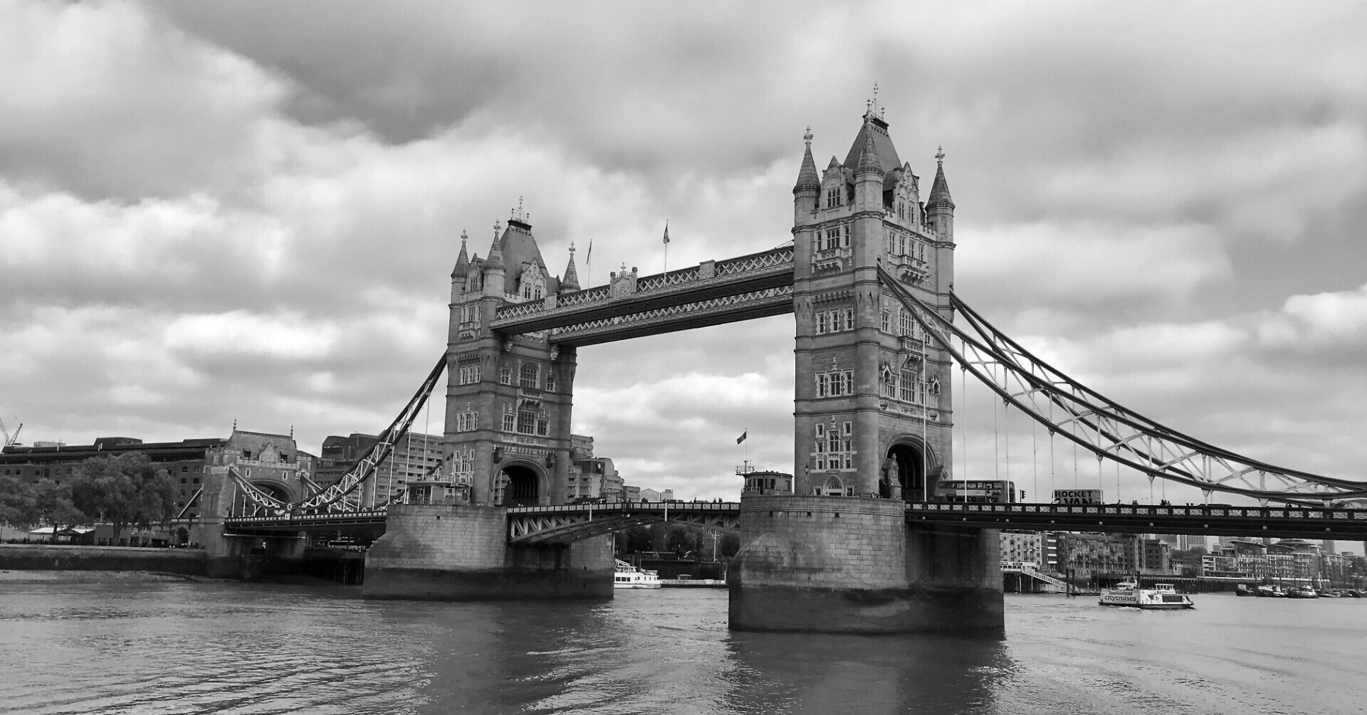 英国のクリエイティブ産業政策とセントマーチンズで学ぶ意味 Year1振り返り 林鉄朗 Tetsuro Hayashi Note 英国のクリエイティブ産業政策とセントマーチンズで学ぶ意味 Year1振り返り 林鉄朗 Tetsuro Hayashi Note