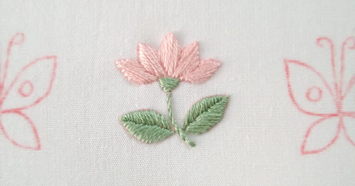 2色の刺繍糸で楽しむ花と蝶の刺繍図案* ステップ3 〜花の刺繍 