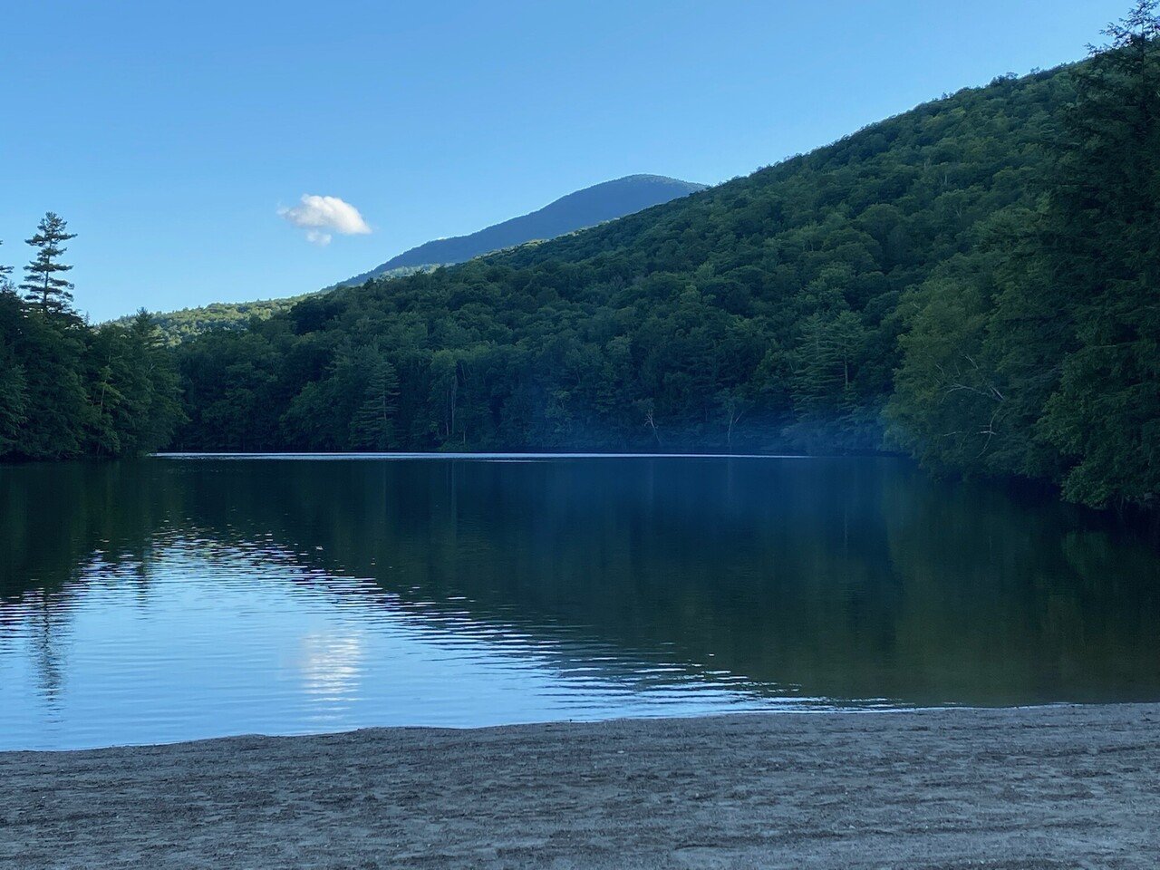 娘から忙しい中 息抜きにキャンプに行ったバーモント州から写真が来た 景色に癒される 私もどこかに行きたいなあ きこぺんアロハ Note