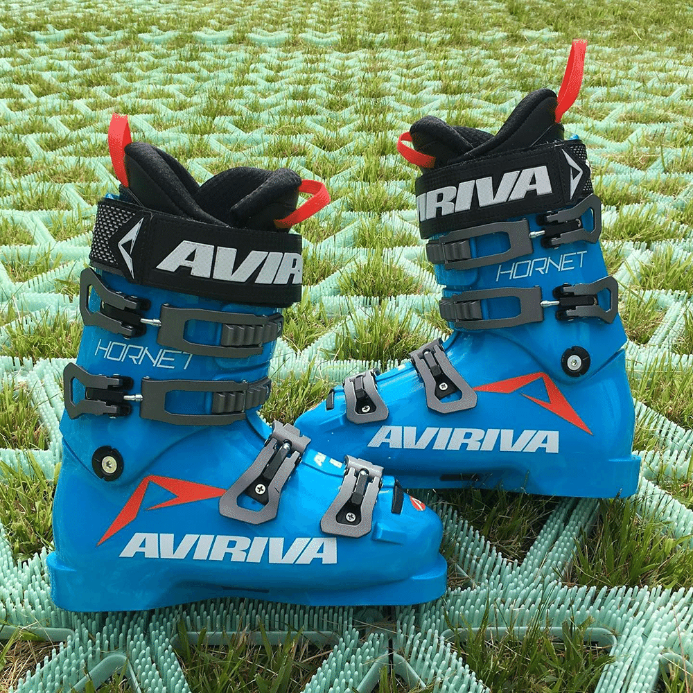 奈良県発世界行き。素敵国産スキーブーツ！～AVIRIVA HORNET