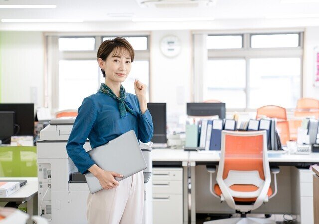 女性　社員　やる気