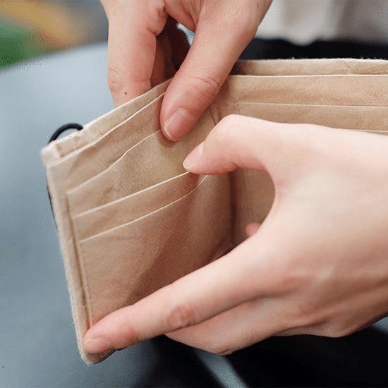 オーソドックスで使いやすい形 和紙でできた二つ折り財布 Assiston Note