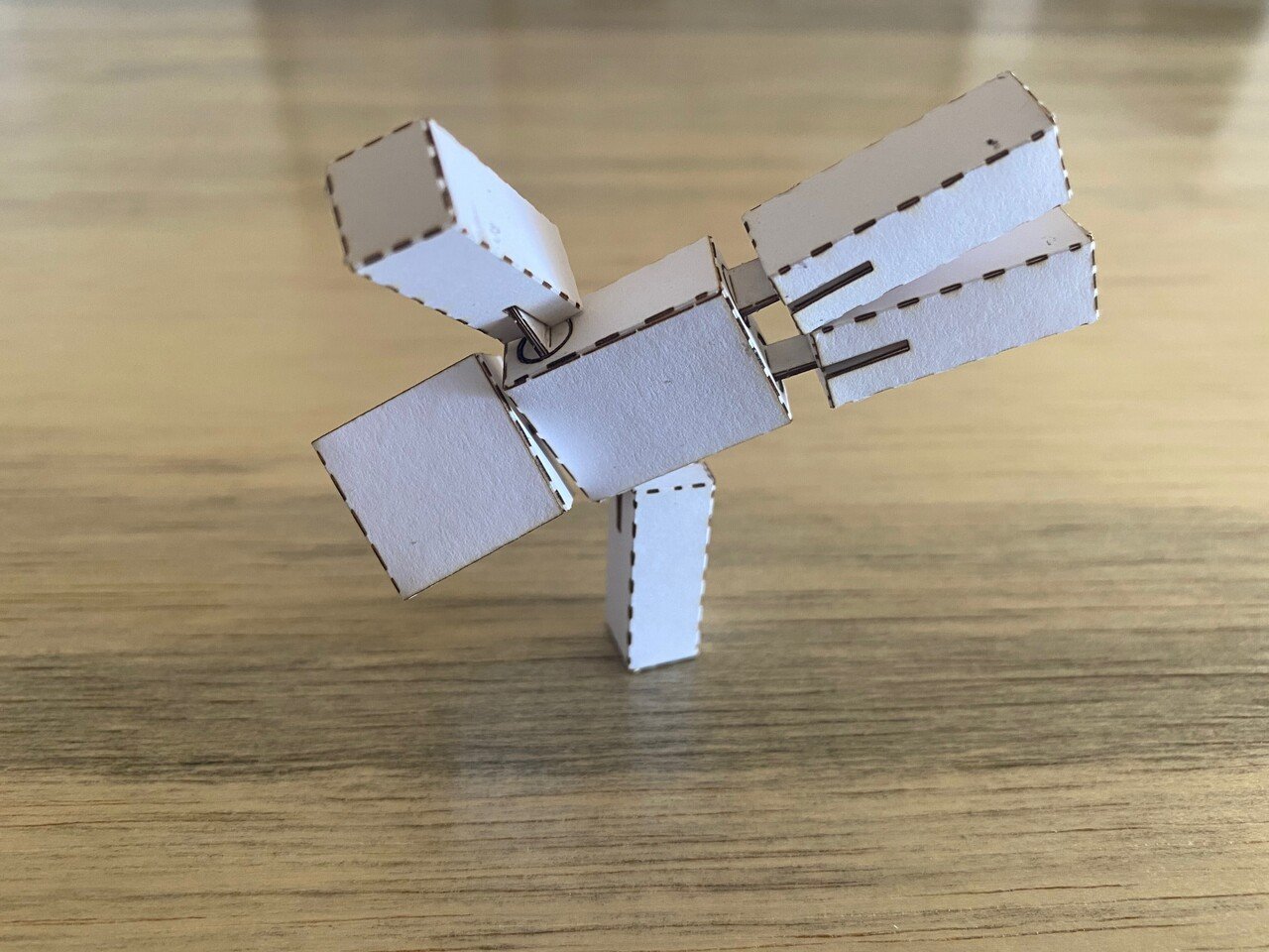 紙で出来ているスティーブ人形 Kamichika 神近 Note 紙で出来ているスティーブ人形 Kamichika 神近 Note