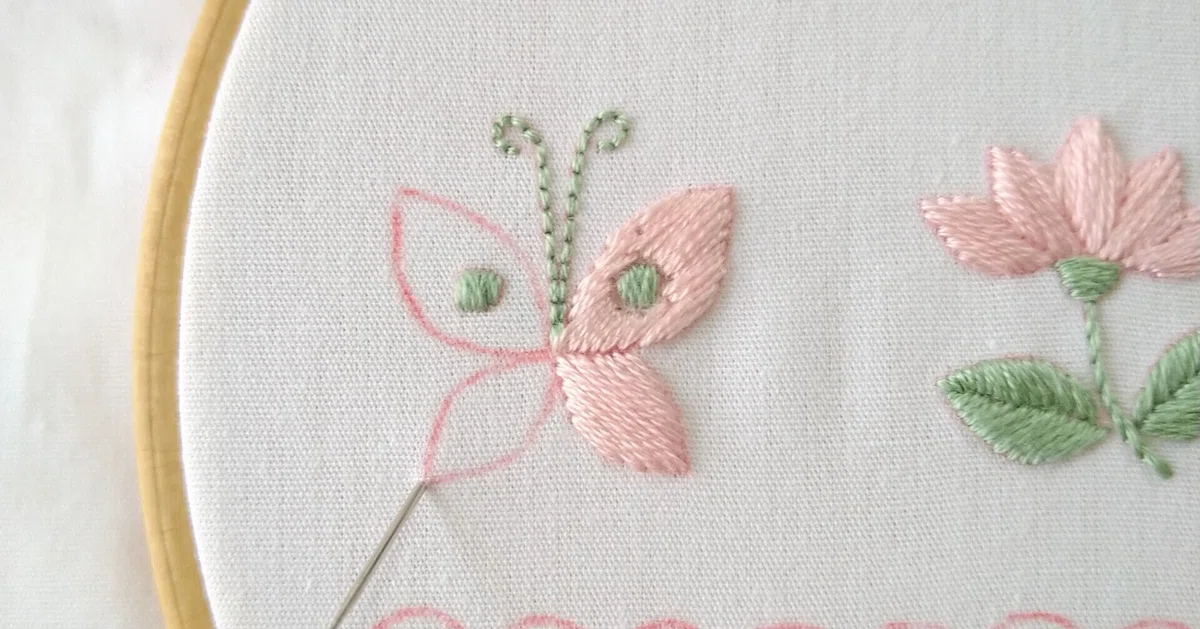 2色の刺繍糸で楽しむ花と蝶の刺繍図案* ステップ6 〜蝶の刺繍3 