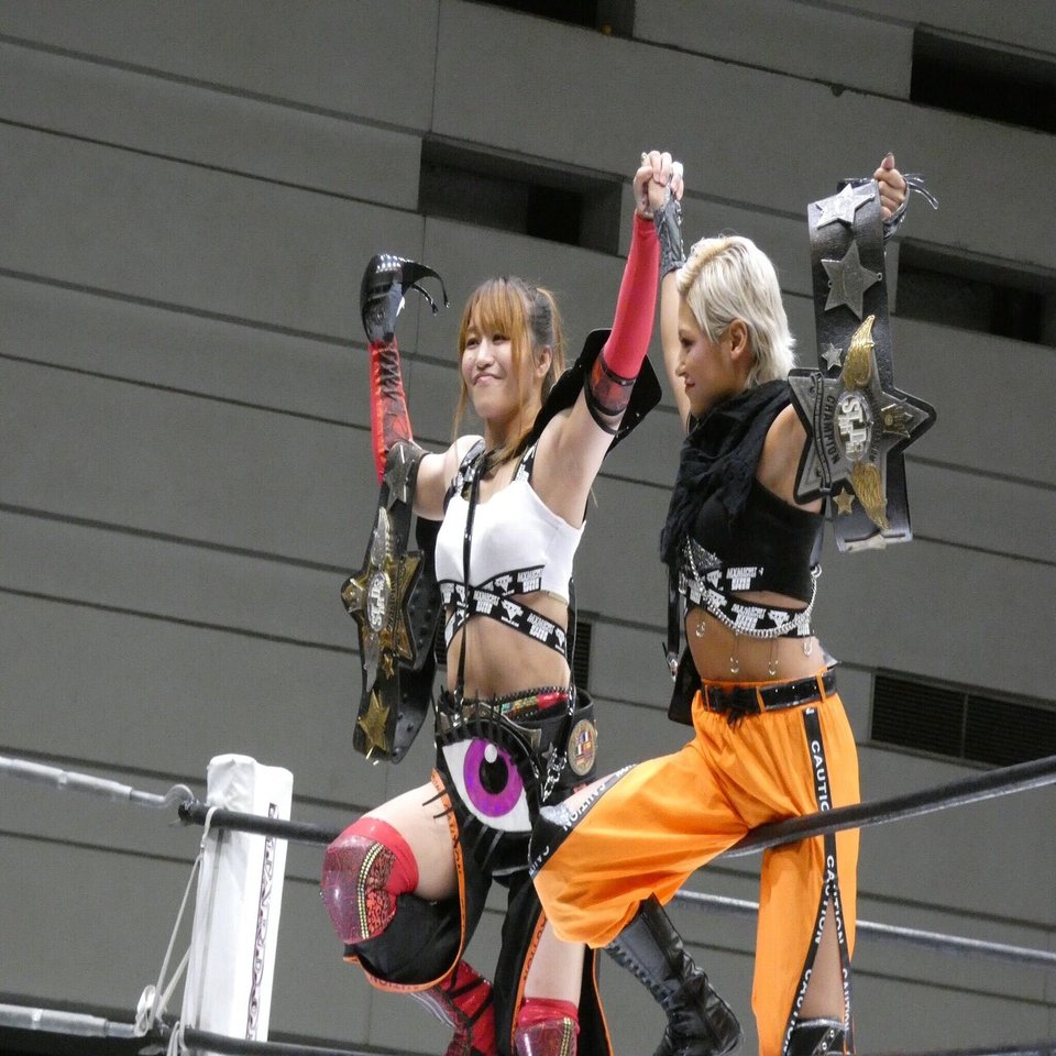 メキシコの女子プロレスラー レディーキャット選手のコスチューム