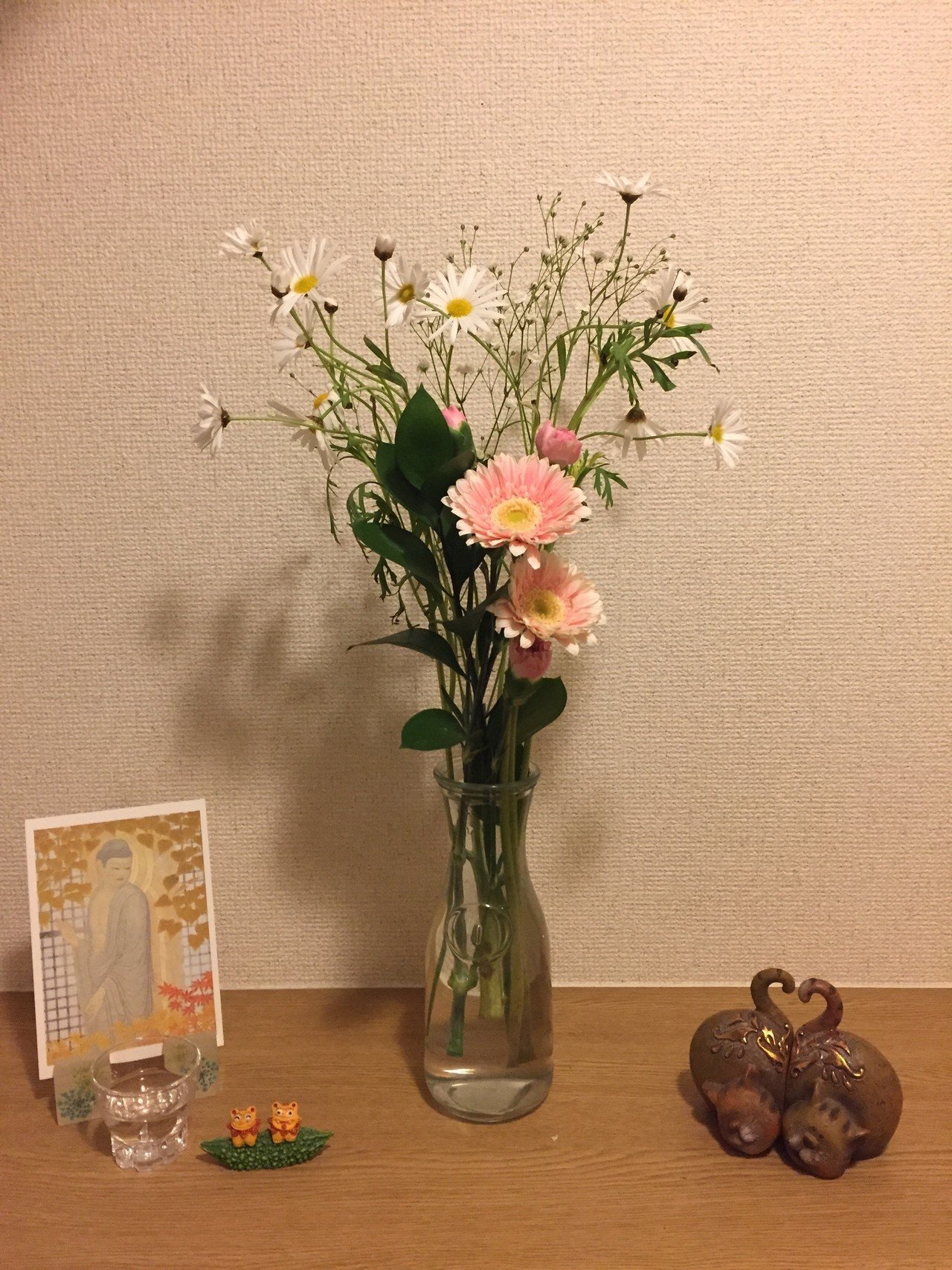 暖かくなり 前回買ったお花の チューリップが咲き終わりました 新しいお花を加えました 鈴 Note