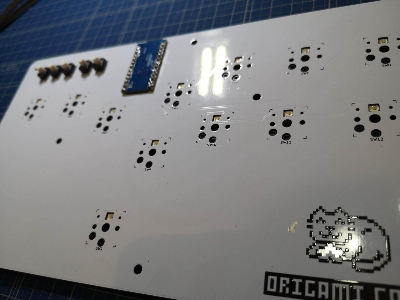 Hitbox 基板　レバーレス カスタム可能な拡張ボタンも備えたレバーレスアケコン「Hit Box