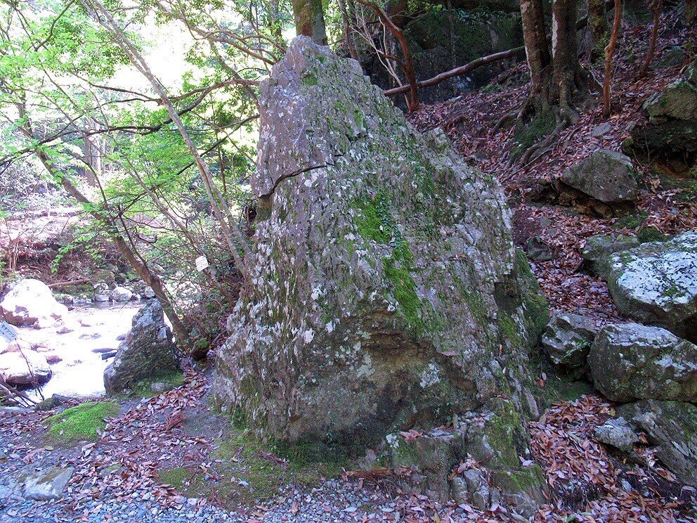 14猿飛の岩巨石