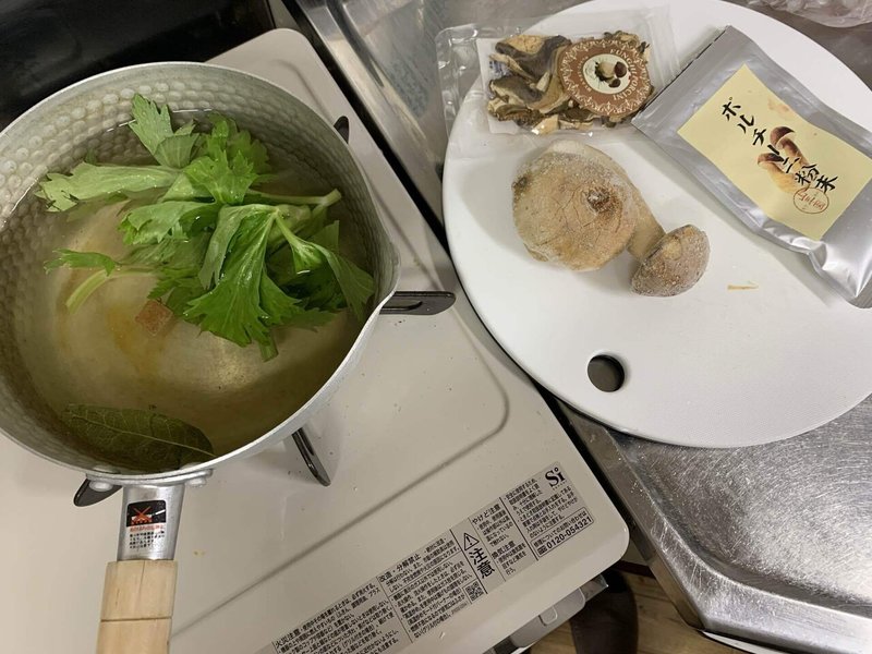 とにかくqolを向上したい人の桃モッツァレラとポルチーニリゾット その他謎のパスタなど とにかく食でqolを向上したい人のブログ Note