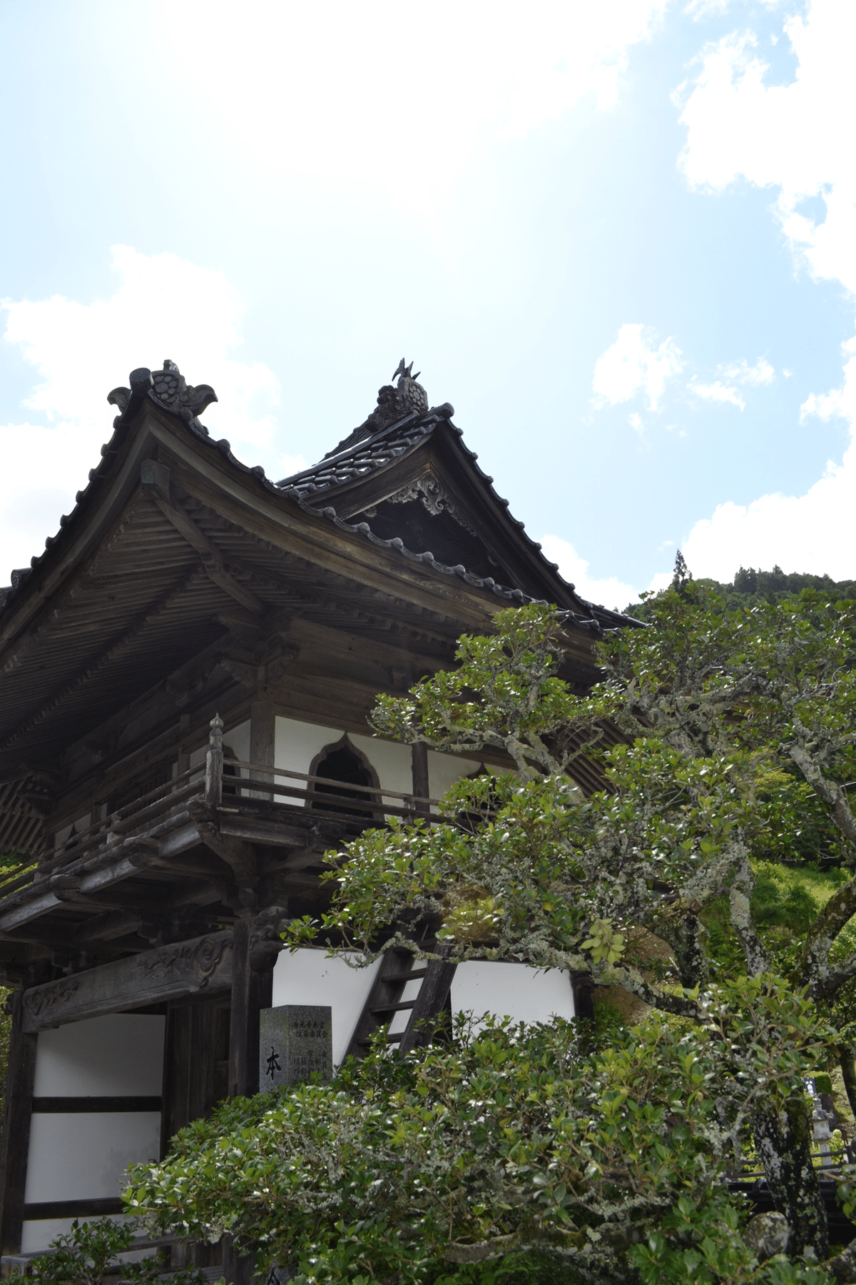 Abandoned Japanese ZEN Temple. - Komadera Built in the 11th
