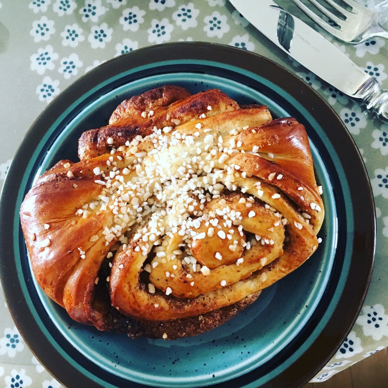 シナモンロールの日 Korvapuustipäivä【YUKI】｜Suosikkisi