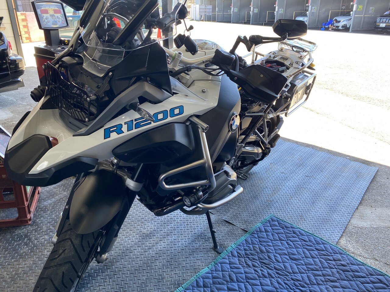 バイク用ドライブレコーダー取り付け 工場長 Jack In The Box Note バイク用ドライブレコーダー取り付け 工場長 Jack In The Box Note