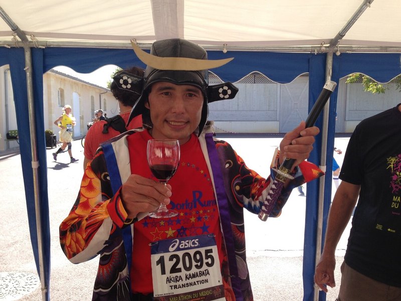 2014年に参加したフランス「メドックマラソン」にて　日本をアピールする衣装で参加