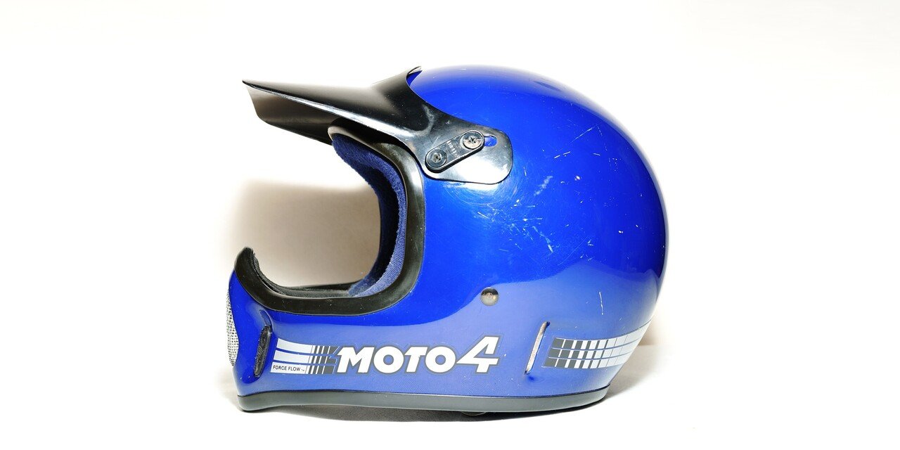 お気に入りのヘルメット【BELL MOTO4】｜ざがね