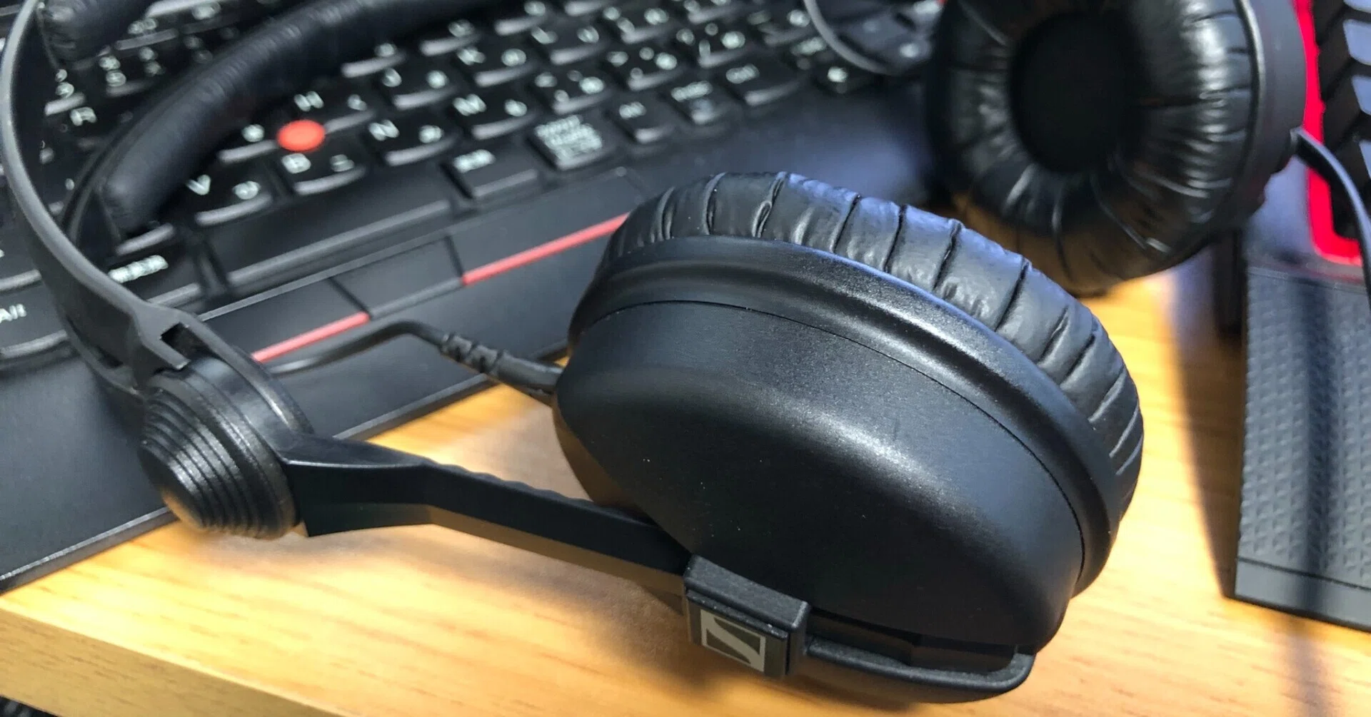 モニターヘッドホン探訪記 SENNHEISER HD25|ぐにゅう モニターヘッドホン探訪記 SENNHEISER HD25|ぐにゅう