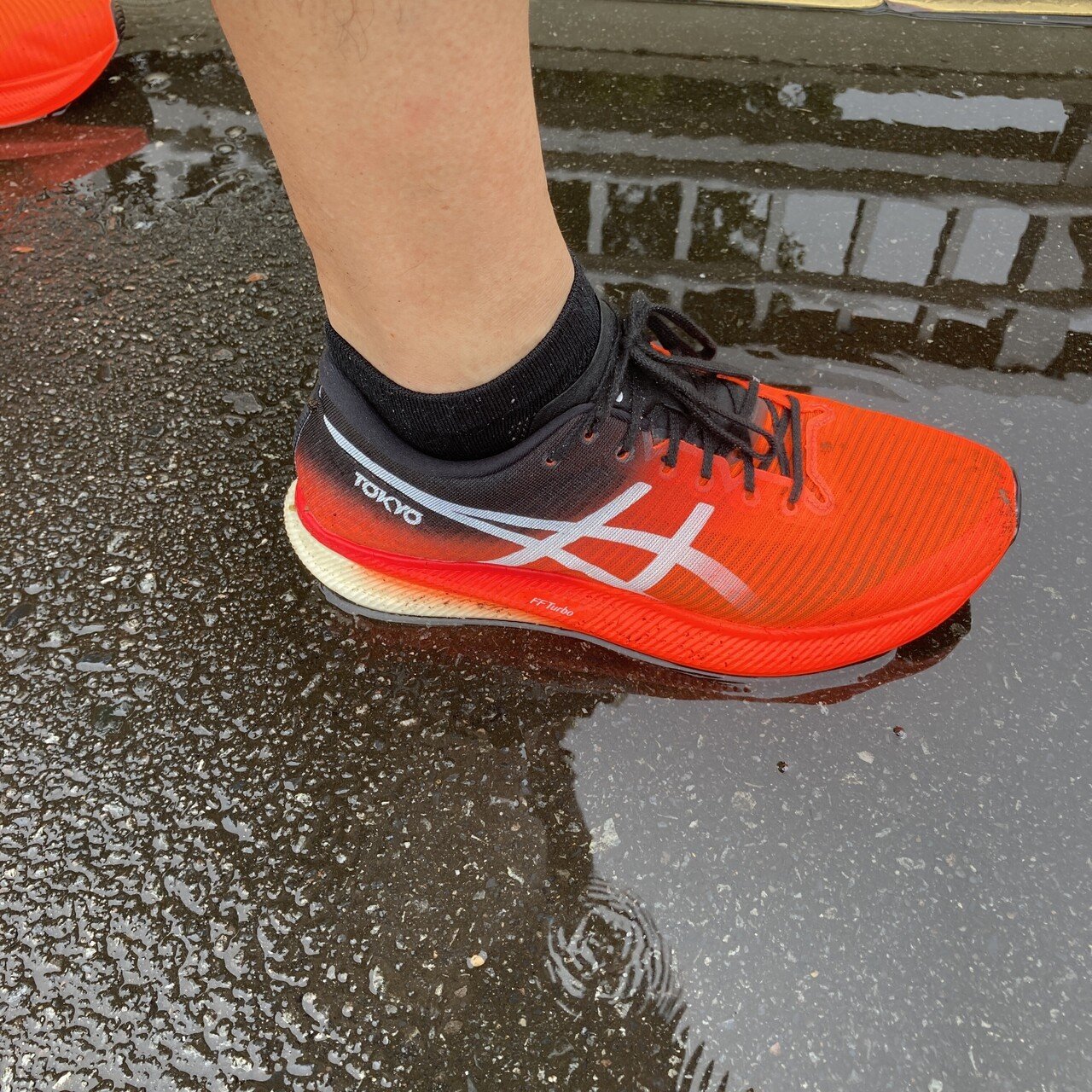 アシックス・メタスピードエッジ(METASPEED EDGE)レビュー！雨の日に実