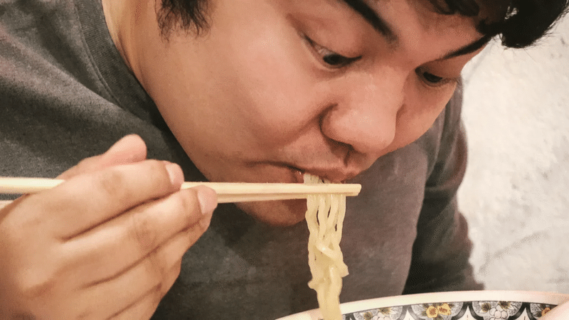 ラーメン　男性　暴飲暴食