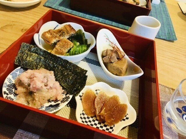 八寸が好き。外食の魅力が凝縮されたワンプレートの世界｜クリーミー