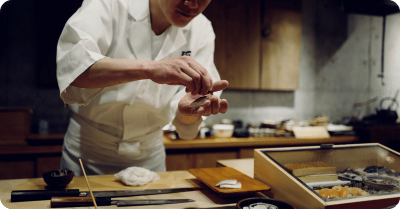 クリエイティブの１つの理想形は、寿司職人ではないか。