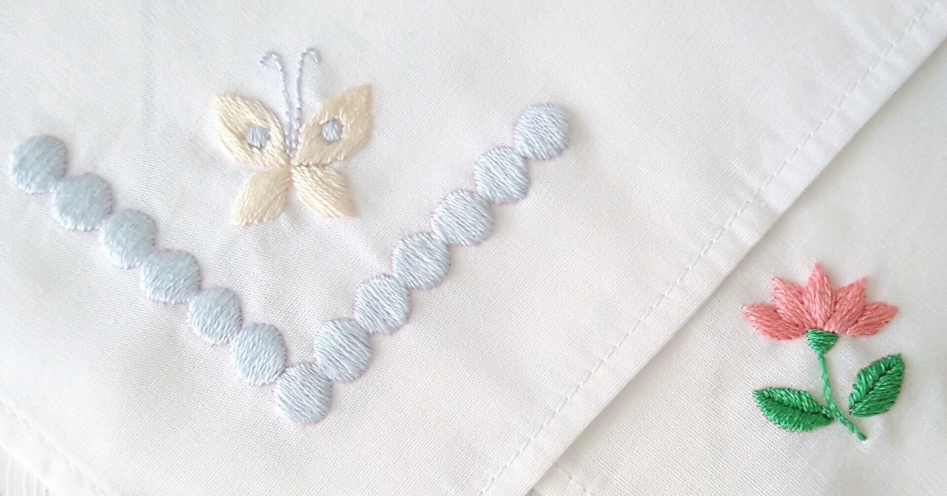 送料無料商品 |  公式 オンライン 2色の刺繍糸で楽しむ花と蝶の刺繍図案* 応用編🐧｜Apostrophe+s その他