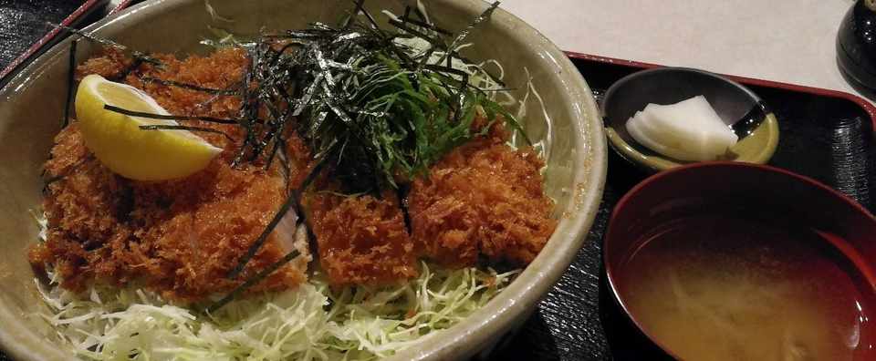 上田市役所の方がオススメする上田駅周辺ランチ こぶたや でボリューム満点塩かつを食らう Shui Nagano Note