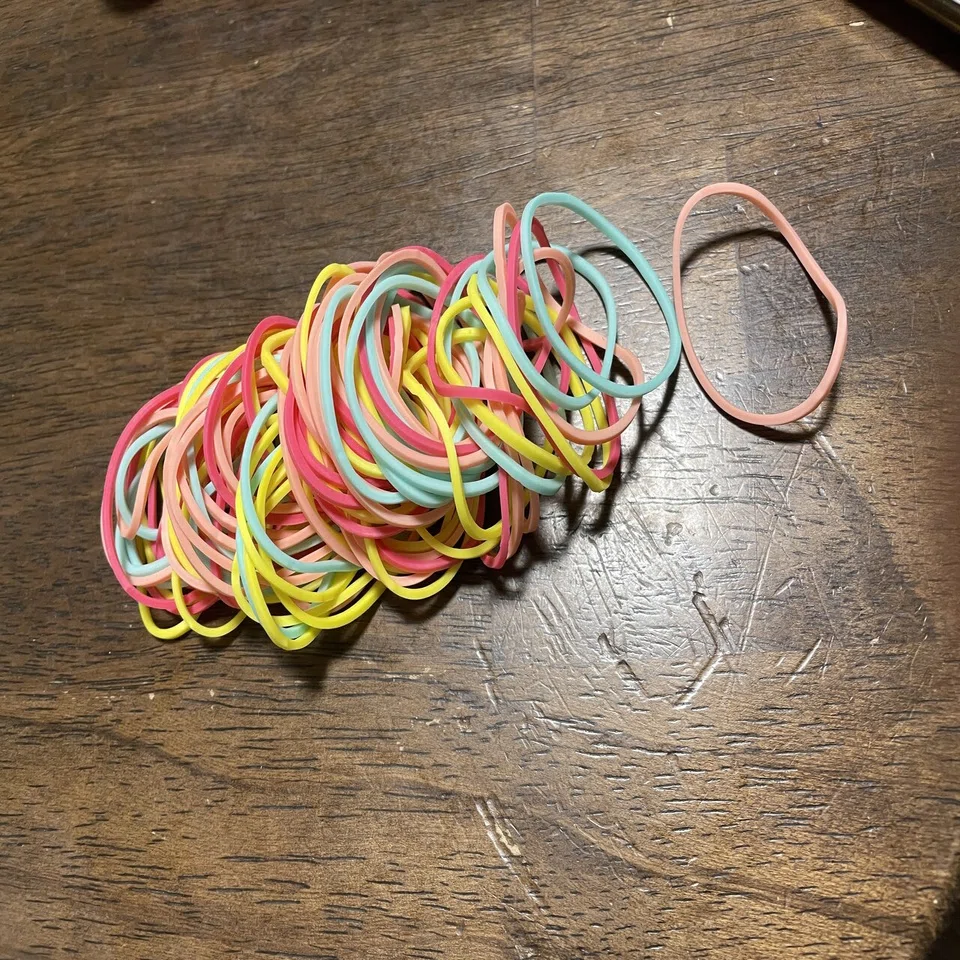 小学生の時によくやった、輪ゴムを使った工作をやってみました。（23 