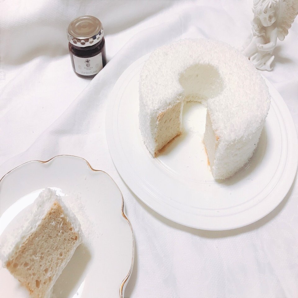 バニラのエンゼルフードケーキ 天使の食べ物 という名前にふさわしい まっしろケーキ Vanilla Village バニラビレッジ Note