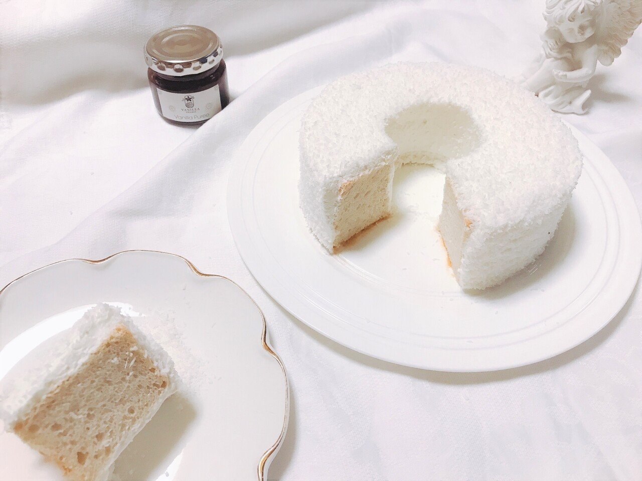 バニラのエンゼルフードケーキ 天使の食べ物 という名前にふさわしい まっしろケーキ Vanilla Village バニラビレッジ Note バニラのエンゼルフードケーキ 天使の食べ物 という名前にふさわしい まっしろケーキ Vanilla Village バニラビレッジ Note