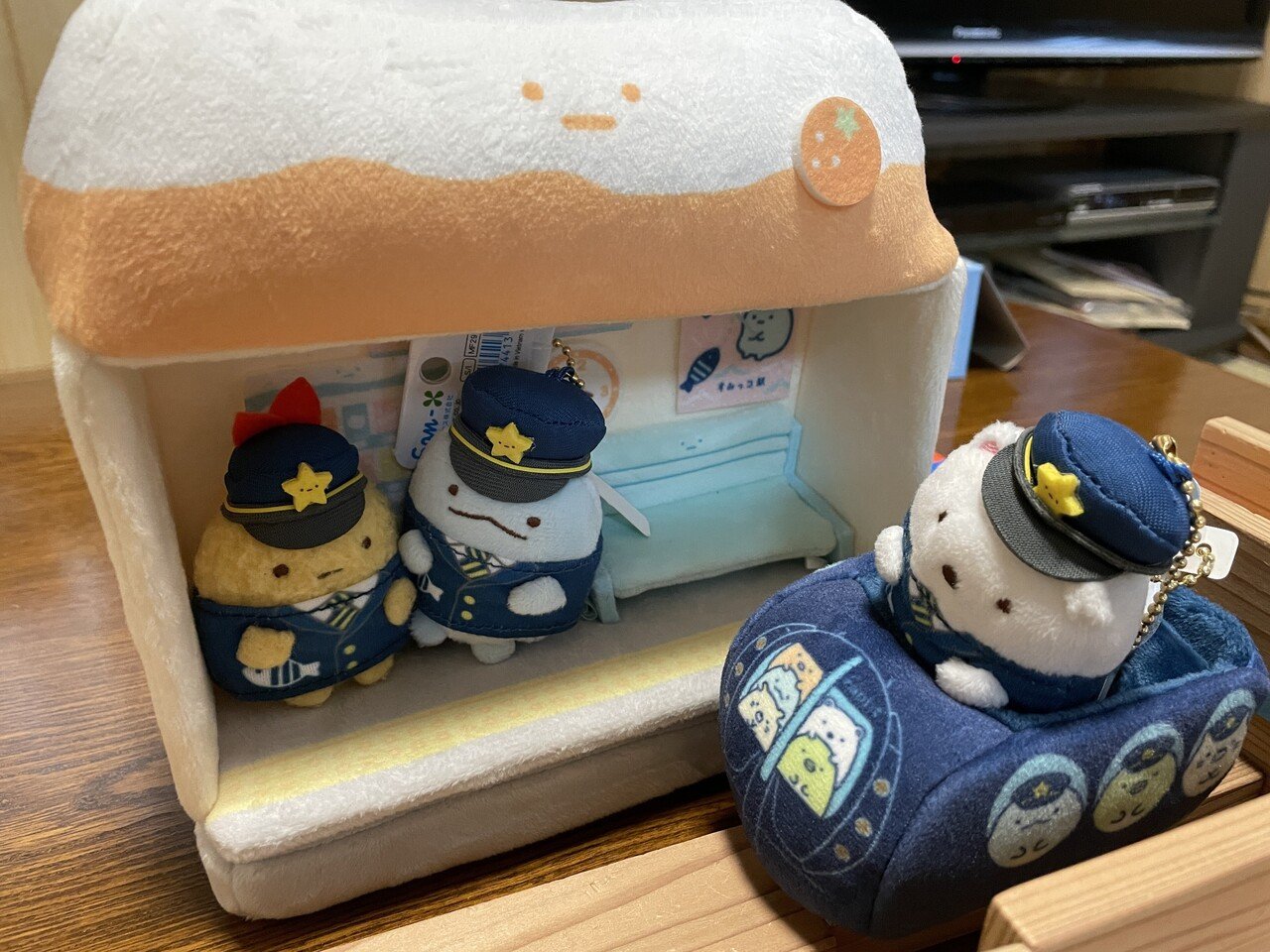 すみっコぐらし×めでたい電車】コラボグッズにさいふのひもゆるみ