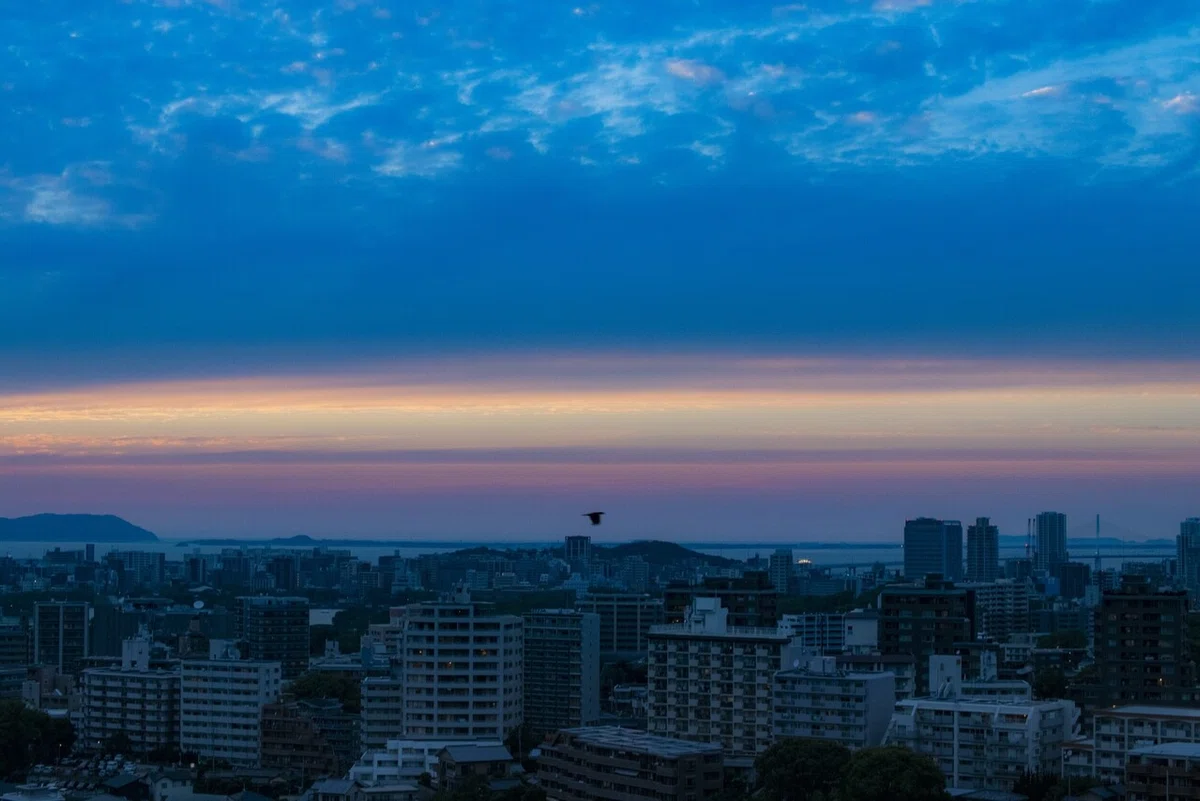 (リサイズ)20210620風景-0032(福岡市、夕日、鱗雲)