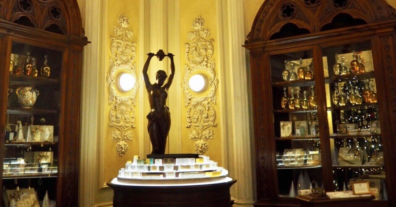 フィレンツェの休日 1 香りのミュージアム サンタ マリア ノヴェッラ でお土産探しを Mana まな 旅と日々 Note