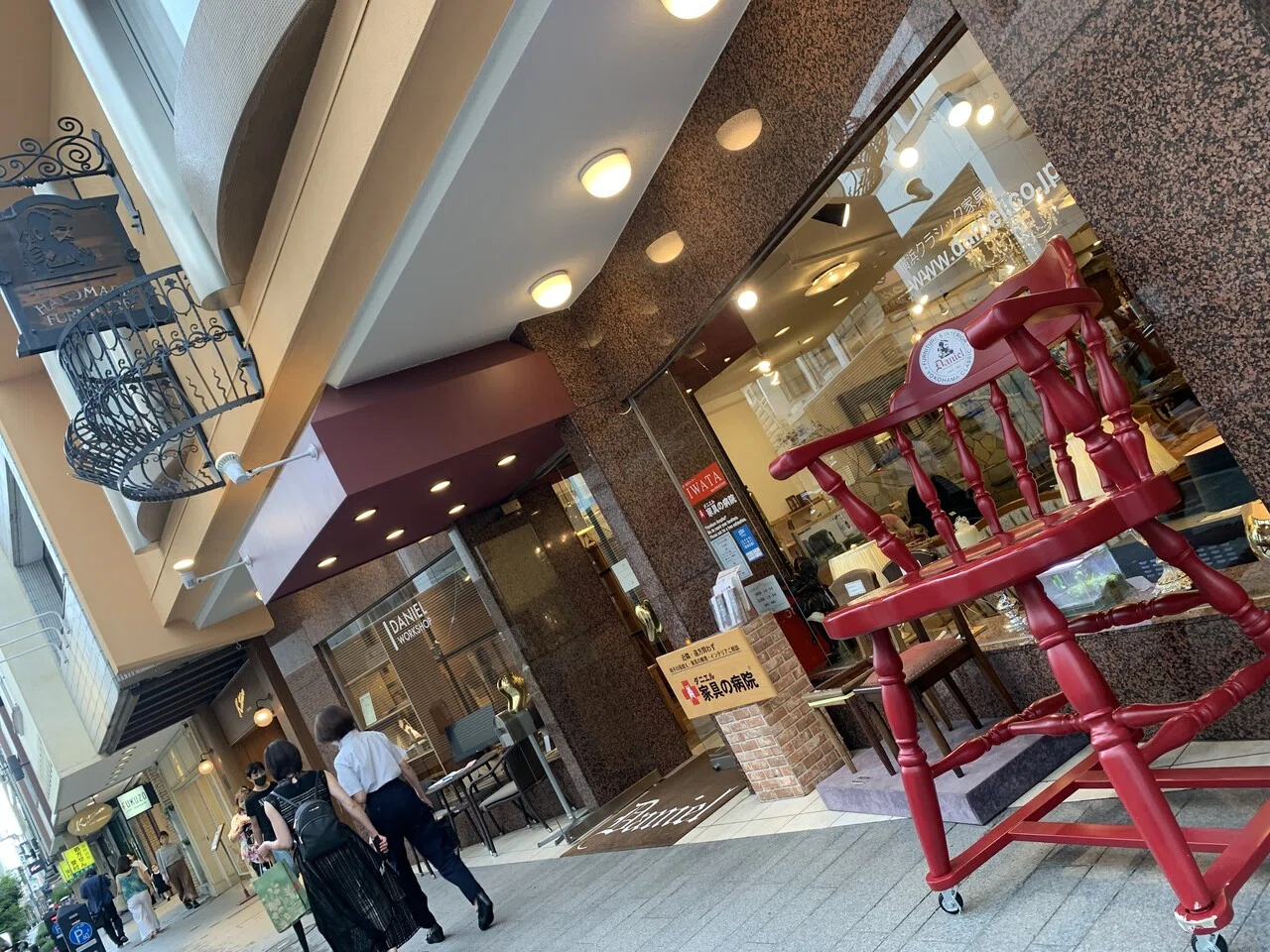 古き良き、元町の老舗洋家具店｜マザーハウス 公式note