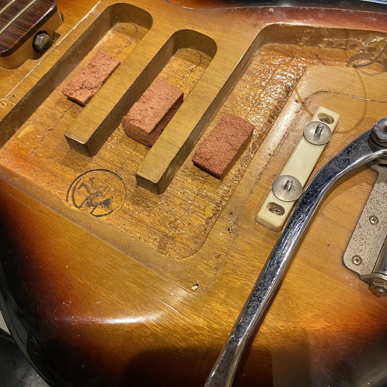 Guyatone LG-130T ビザールギター調整｜Bridge Guitars