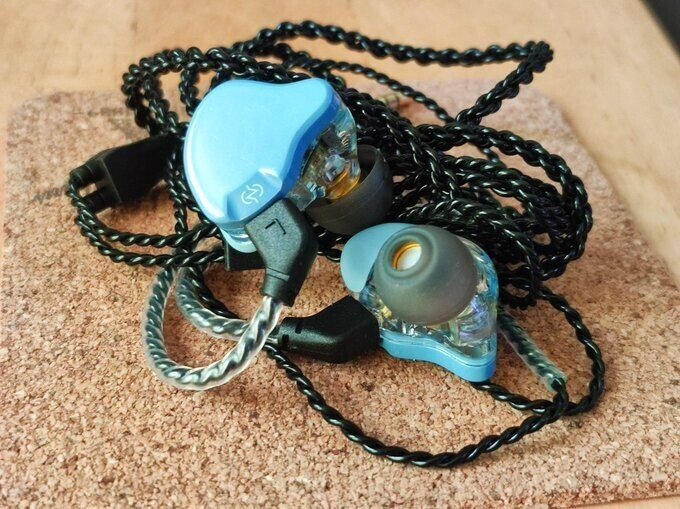 中華イヤホン CCZ Emerald イヤホンレビュー #PR｜西野績葉