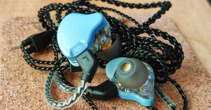 中華イヤホン CCZ Emerald イヤホンレビュー #PR｜西野績葉